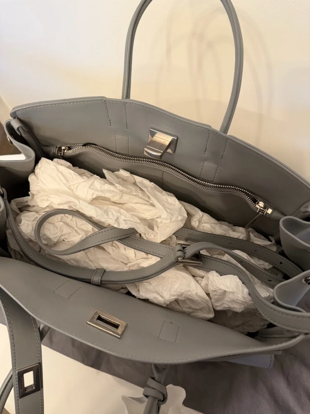 Balenciaga BEL AIR CARRY ALL BAG SMALL IN CLOUD GREY - Picture 13 of 16